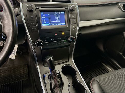 Used 2017 Toyota Camry SE FWD image 25