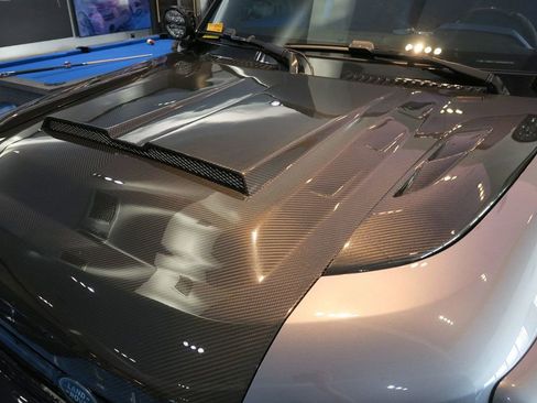 Used 2024 Land Rover Defender 110 X-Dynamic SE image 44