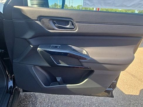 New 2025 Nissan Pathfinder SV image 26