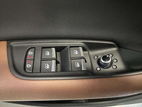 Used 2023 Audi Q7 3.0T Premium w/ Convenience Package image 16