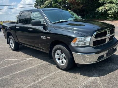 Used 2017 RAM 1500 ST w/ SXT Appearance Group AWD/4WD image 3