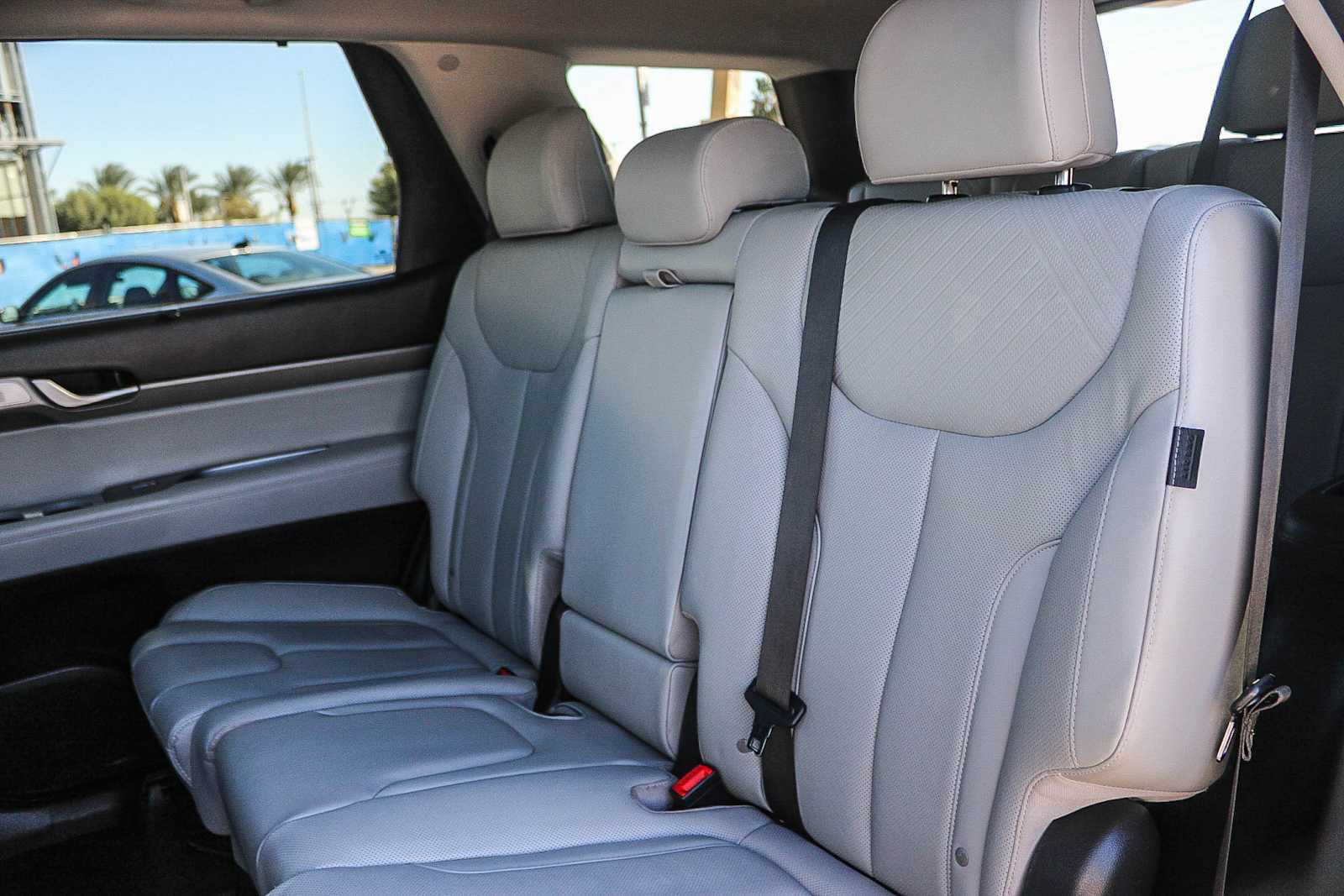 Used 2024 Hyundai Palisade SEL FWD image 16