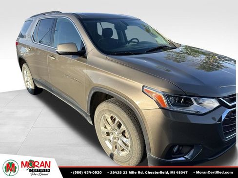 Used 2020 Chevrolet Traverse LT FWD image 2