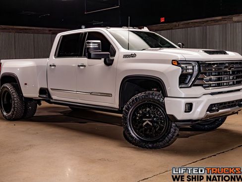 Used 2024 Chevrolet Silverado 3500 High Country w/ High Country Premium Package image 1