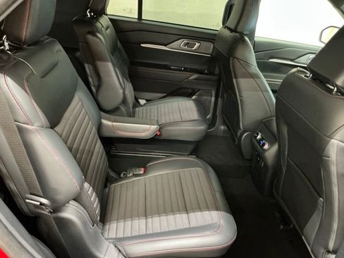 Used 2025 Ford Explorer ST-Line image 18