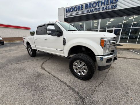 Used 2018 Ford F250 Lariat w/ Lariat Ultimate Package image 2
