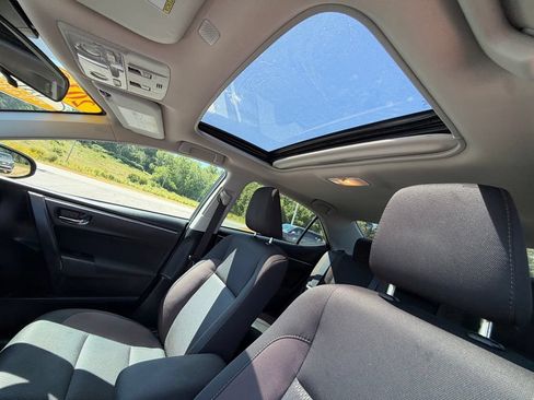 Used 2019 Toyota Corolla LE w/ LE Premium Package w/Moonroof FWD image 11