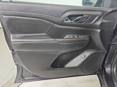 Used 2020 GMC Acadia SLT FWD image 11