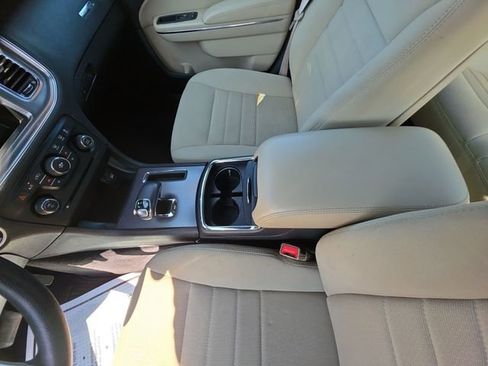 Used 2014 Dodge Charger SE RWD image 19