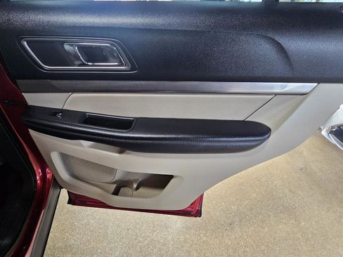 Used 2018 Ford Explorer XLT w/ Equipment Group 202A image 15