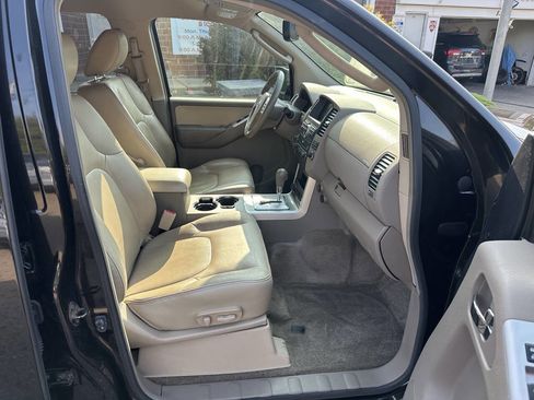 Used 2011 Nissan Pathfinder Silver image 25