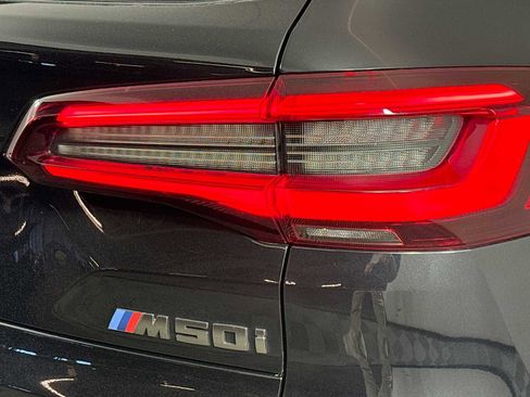 Used 2021 BMW X5 M50i w/ Executive Package image 32