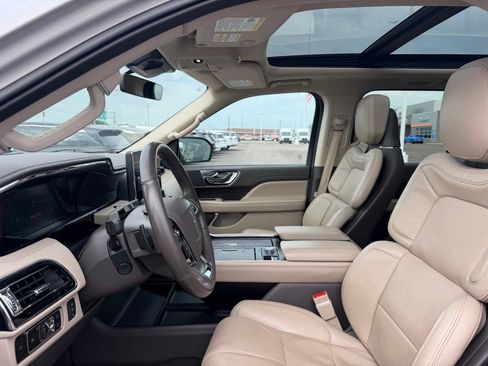 Used 2023 Lincoln Navigator L Reserve AWD/4WD image 9