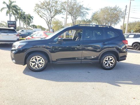 Used 2020 Subaru Forester Premium image 2