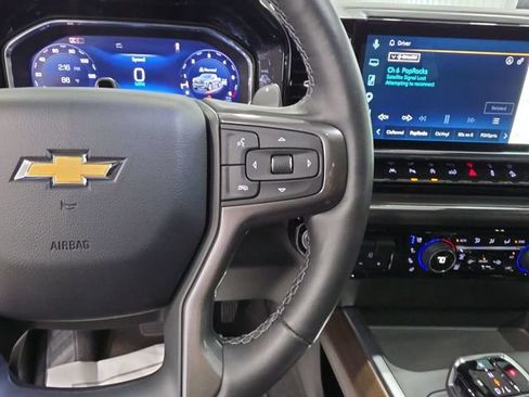 Used 2025 Chevrolet Silverado 1500 High Country w/ Technology Package AWD/4WD image 17