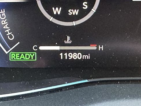 Used 2024 Toyota Venza Limited image 14