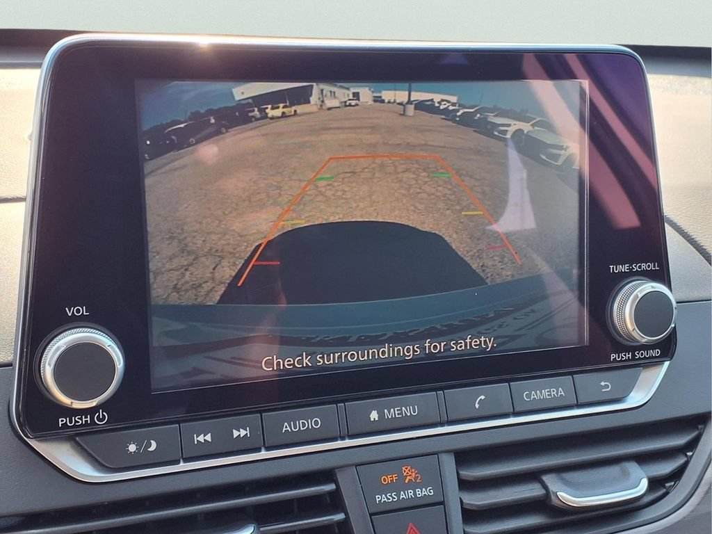 Used 2025 Nissan Altima 2.5 SV FWD image 11