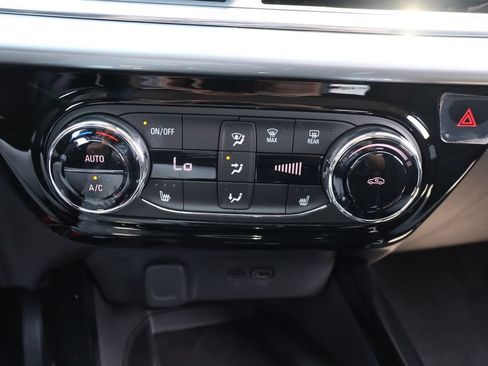 New 2026 Chevrolet Trax LT w/ Sunroof Package FWD image 12