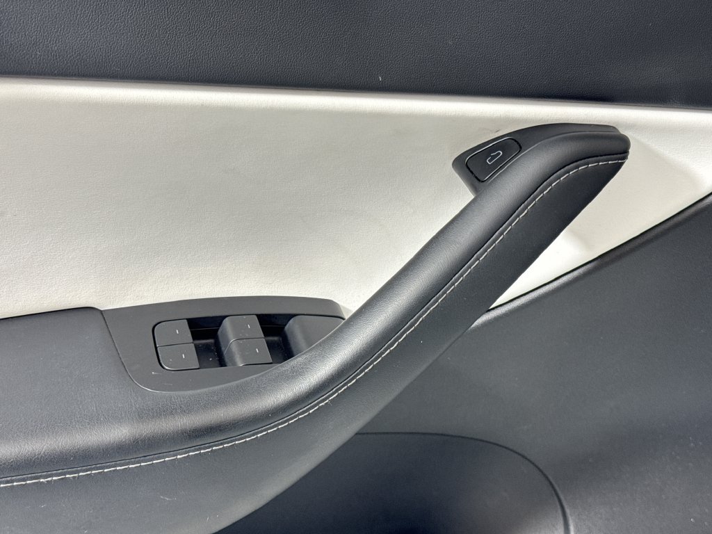 Used 2022 Tesla Model Y Performance AWD/4WD image 14