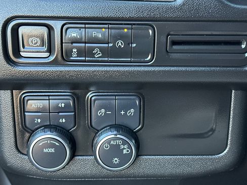 Used 2024 Chevrolet Tahoe Premier image 38