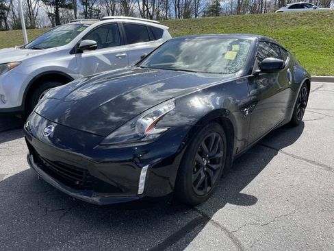 Used 2020 Nissan 370Z Coupe image 1
