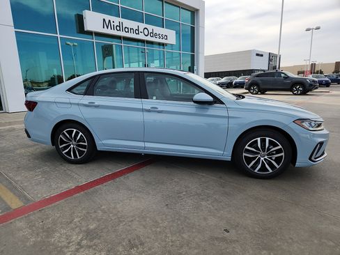 New 2026 Volkswagen Jetta SE image 8