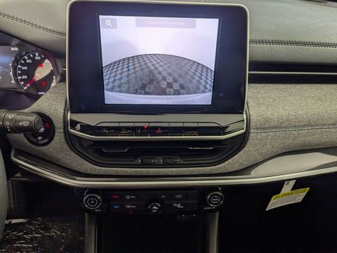 New 2026 Jeep Compass Latitude image 21