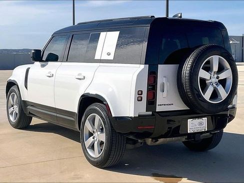 Used 2024 Land Rover Defender 110 X-Dynamic SE image 15