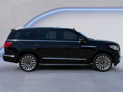 Used 2021 Lincoln Navigator Reserve w/ Luxury Package AWD/4WD image 2