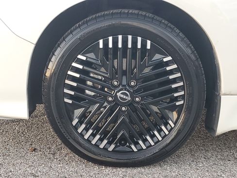 Certified 2024 Nissan Leaf SV Plus image 7