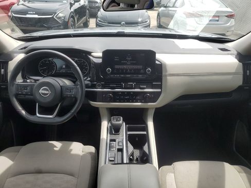 Used 2024 Nissan Pathfinder SV FWD image 9