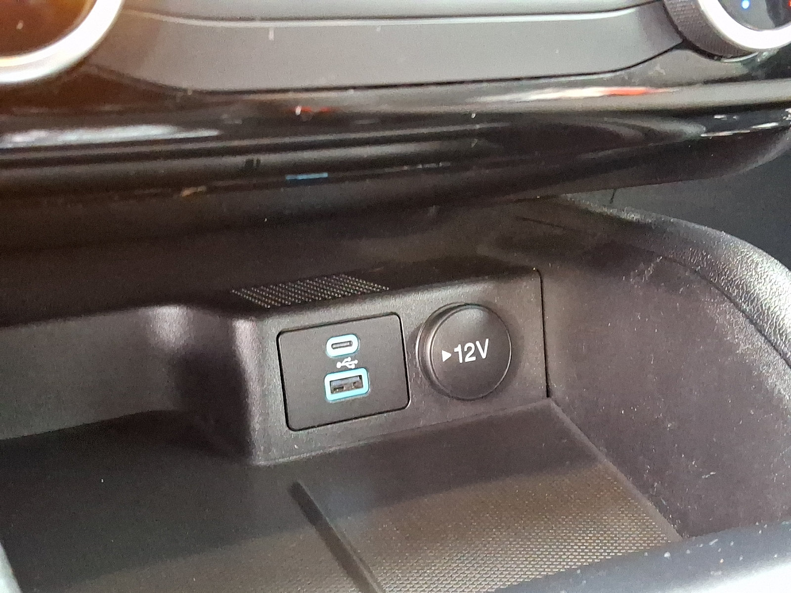 Certified 2022 Ford Escape SE AWD/4WD image 16