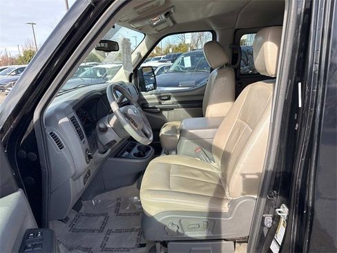 Used 2020 Nissan NV 3500 SL image 14