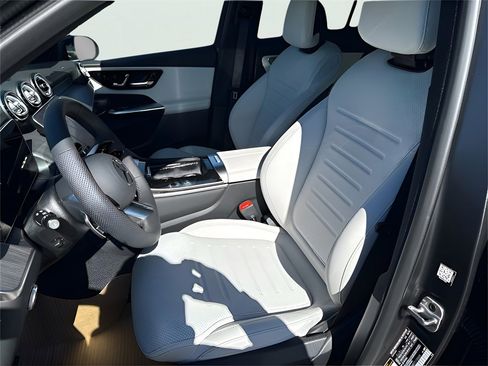 New 2026 Mercedes-Benz GLC 300 4MATIC image 11