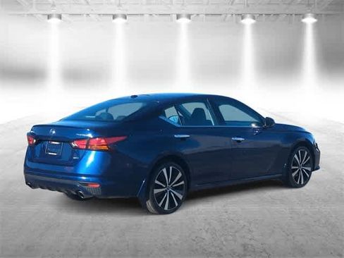 Used 2022 Nissan Altima 2.5 Platinum image 8