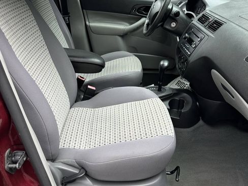 Used 2007 Ford Focus SES FWD image 4