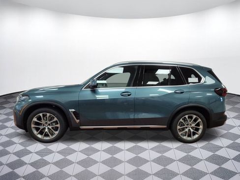 New 2026 BMW X5 xDrive40i w/ Premium Package image 2