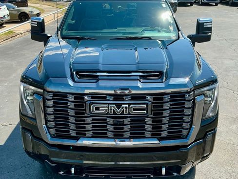 Used 2024 GMC Sierra 2500 Denali Ultimate image 11