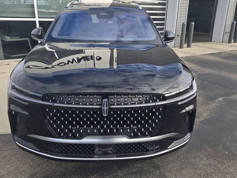 Certified 2024 Lincoln Nautilus Black Label image 21