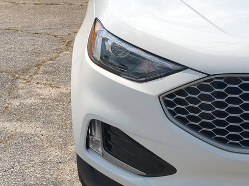 Certified 2024 Ford Edge SEL w/ Convenience Package AWD/4WD image 8