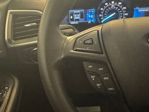 Used 2022 Ford Edge SE image 35