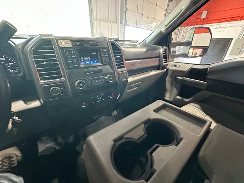 Used 2017 Ford F350 XLT image 31