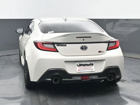 Used 2024 Toyota GR86 Premium RWD image 15
