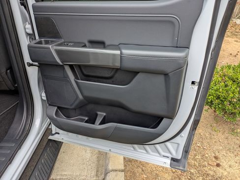 Certified 2022 Ford F150 XLT w/ Equipment Group 302A High image 31