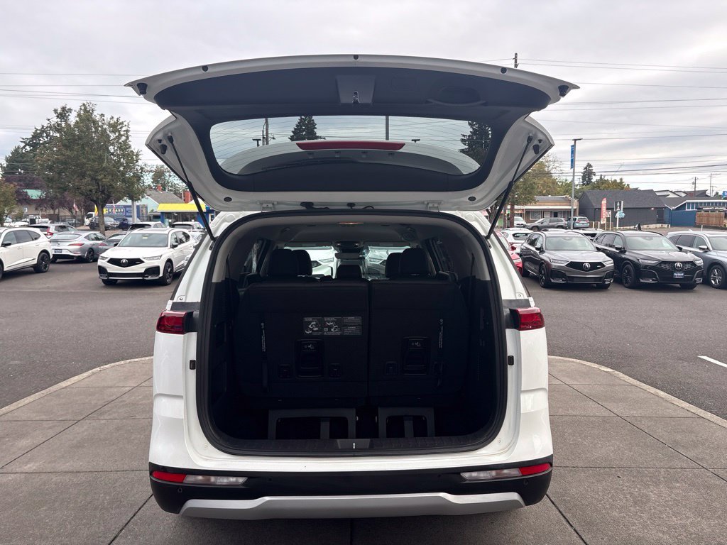 Used 2024 Kia Carnival LX FWD image 9