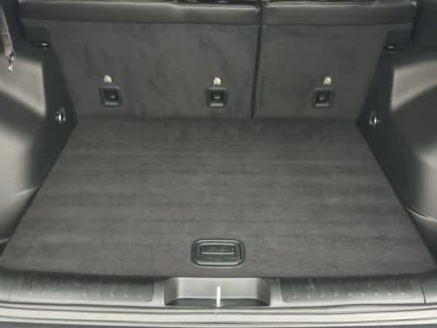 Used 2019 Jeep Cherokee Trailhawk w/ Cold Weather Group AWD/4WD image 33