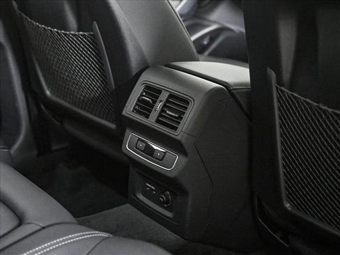 Used 2023 Audi Q5 2.0T Premium w/ Convenience Package image 18