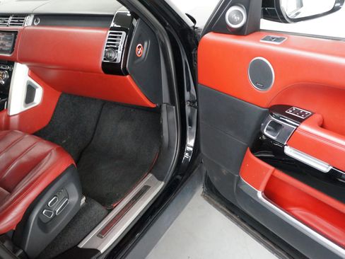 Used 2014 Land Rover Range Rover Autobiography image 37