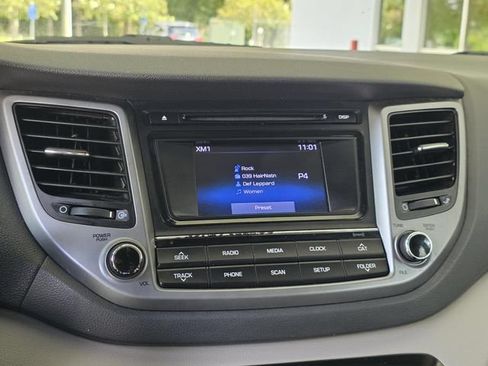 Used 2016 Hyundai Tucson SE w/ Option Group 02 FWD image 12