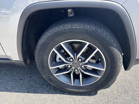 Used 2021 Jeep Grand Cherokee Limited RWD image 12